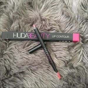 Huda beauty trophy wife lip liner